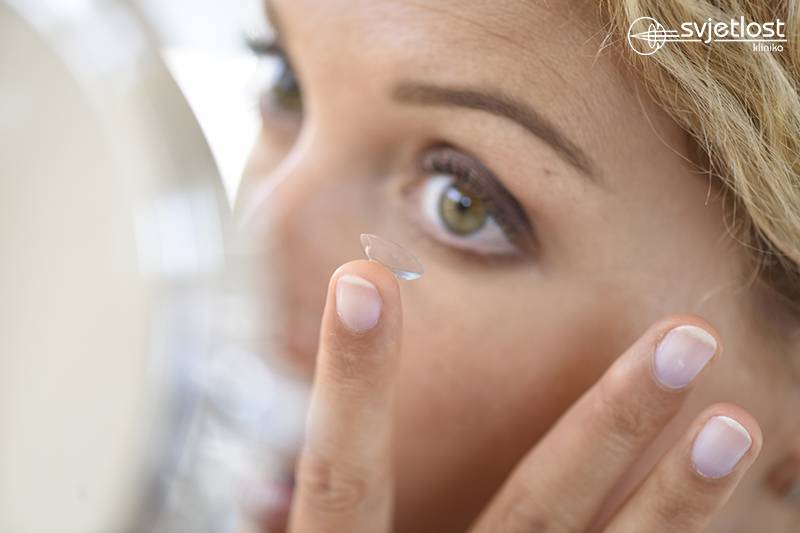 Znate li koji su rizici nošenja kontaktnih leća?