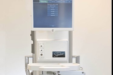 AMO Whitestar uređaj za ultrazvučnu operaciju mrene (PHACO)