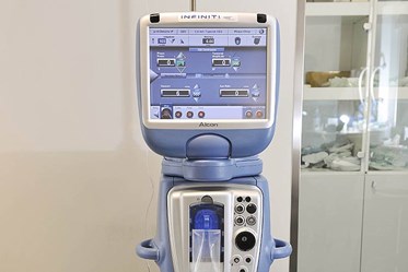 Alcon INFINITI uređaj za ultrazvučnu operaciju mrene (PHACO)